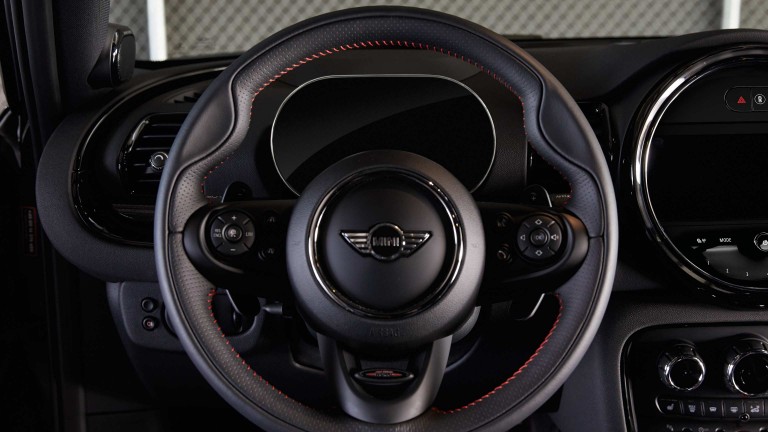 MINI John Cooper Works – kožni upravljač – kokpit