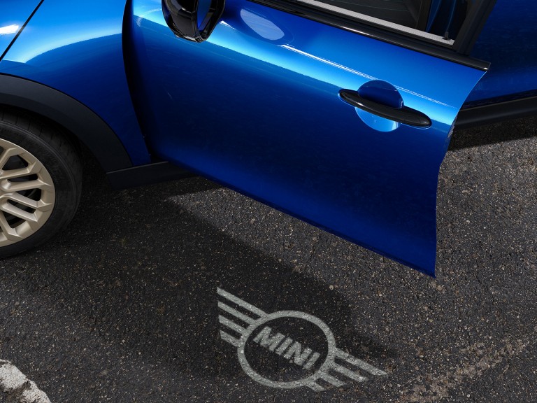 MINI Cooper 5 vrata – značajke eksterijera  – prilagođeno svjetlo dobrodošlice