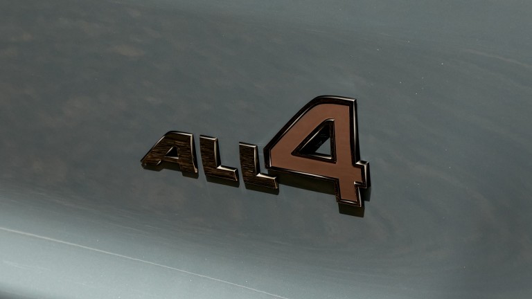 MINI SUV – MINI OZNAKA ALL4 – PIANO BLACK