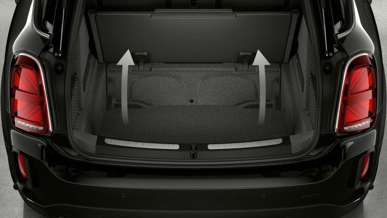 MINI SUV – pogled straga – unutrašnjost prtljažnika
