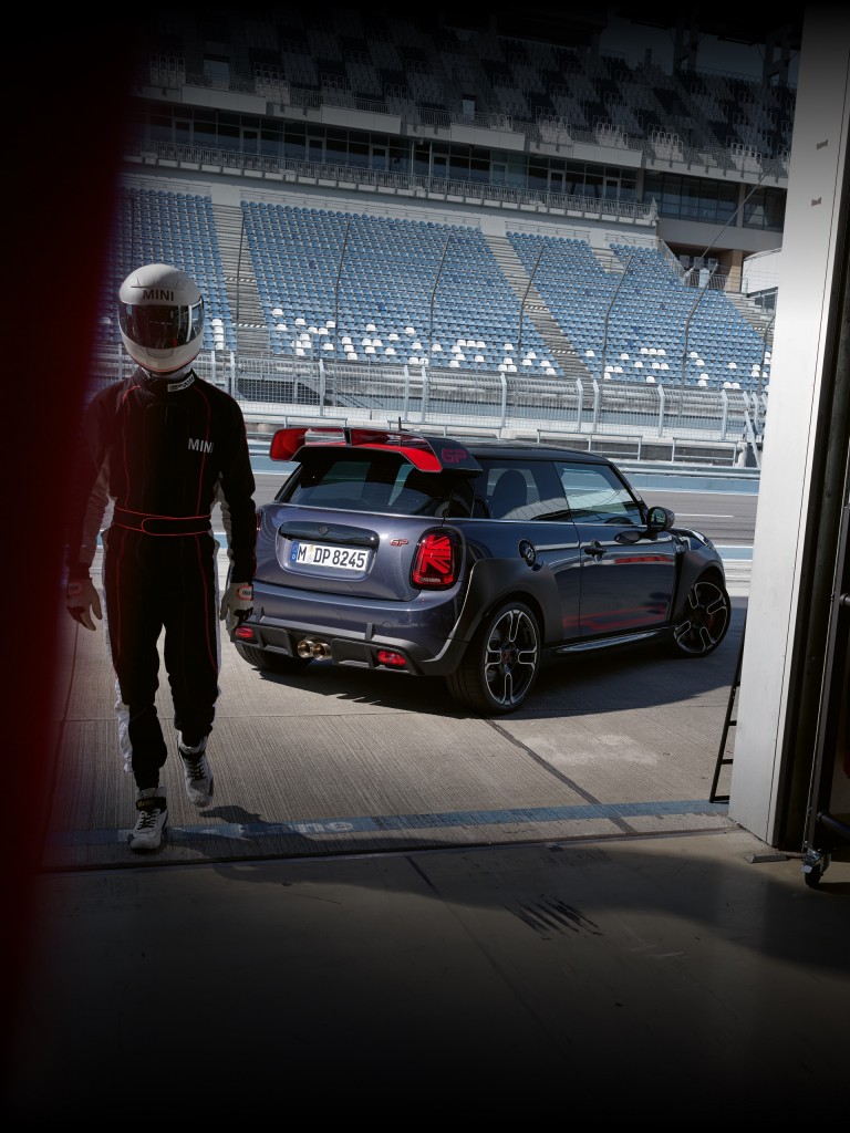 MINI John Cooper Works GP – bočni i stražnji pogled - trkaća staza